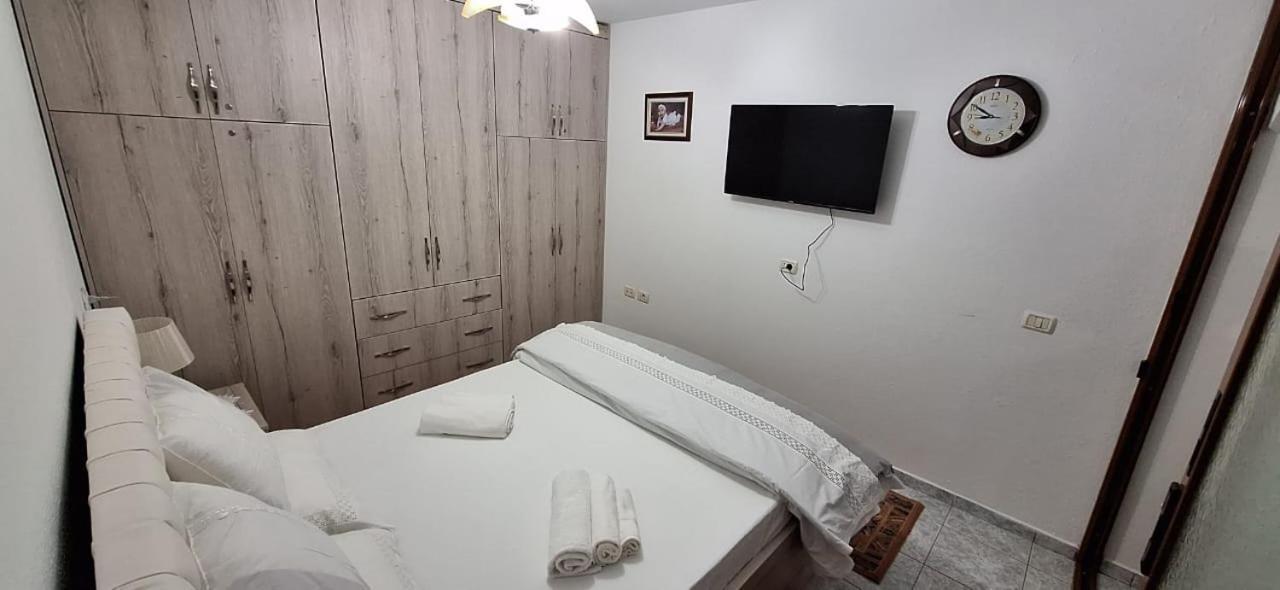 Marbi Guest House Gjirokaster Bagian luar foto