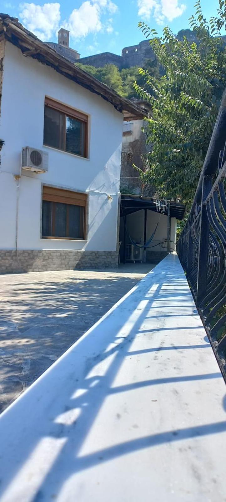 Marbi Guest House Gjirokaster Bagian luar foto