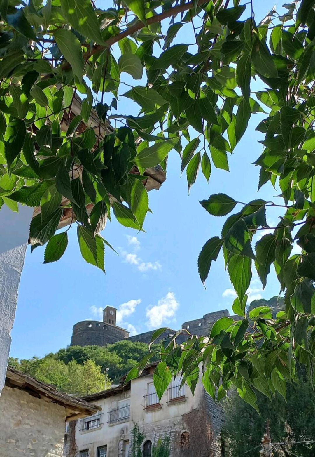 Marbi Guest House Gjirokaster Bagian luar foto