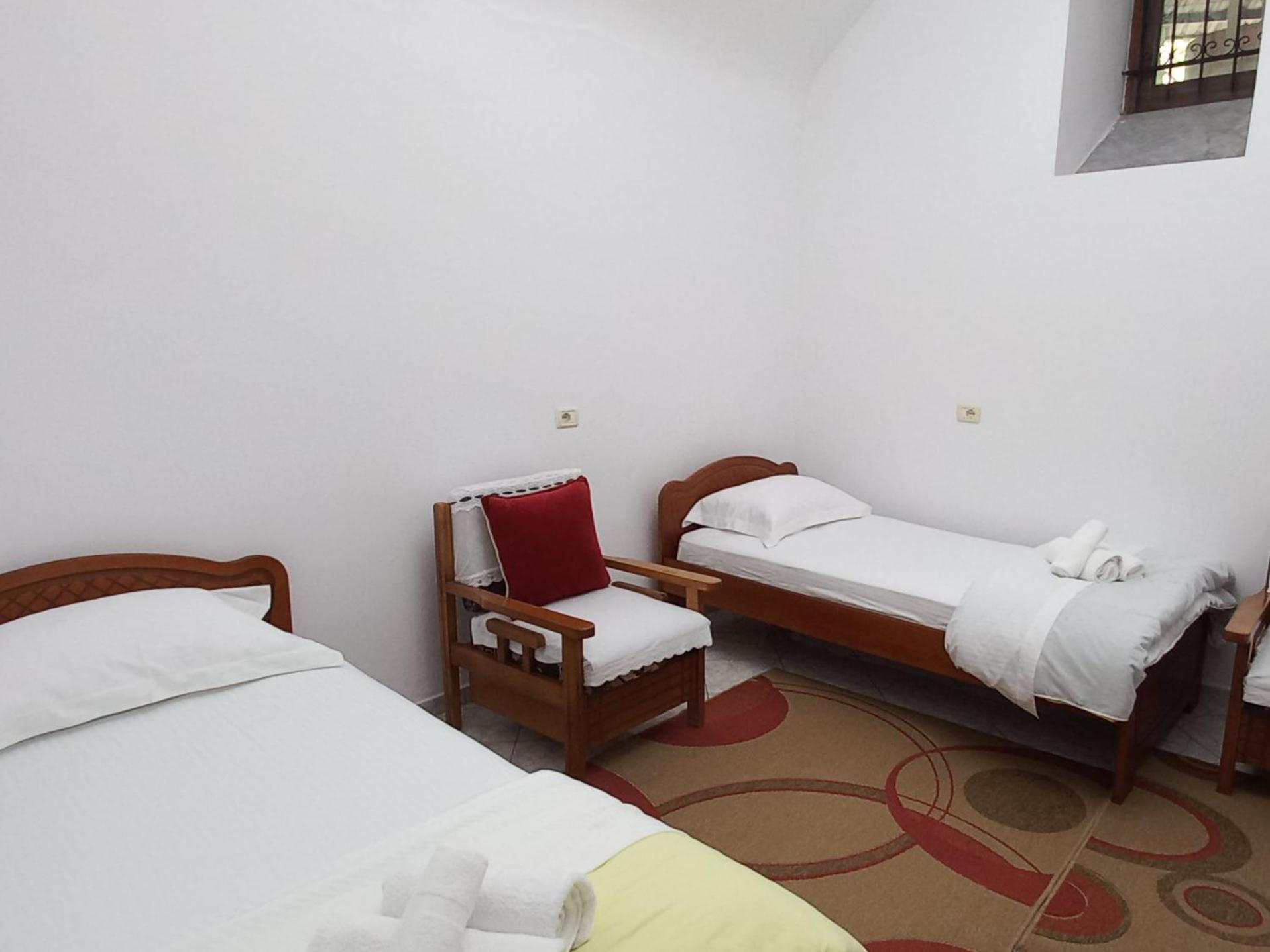 Marbi Guest House Gjirokaster Bagian luar foto