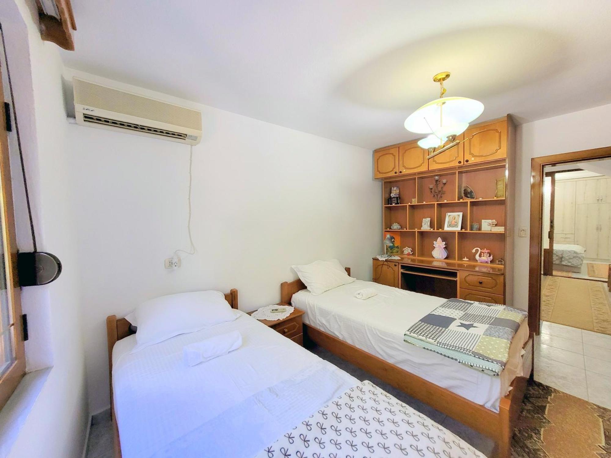 Marbi Guest House Gjirokaster Bagian luar foto