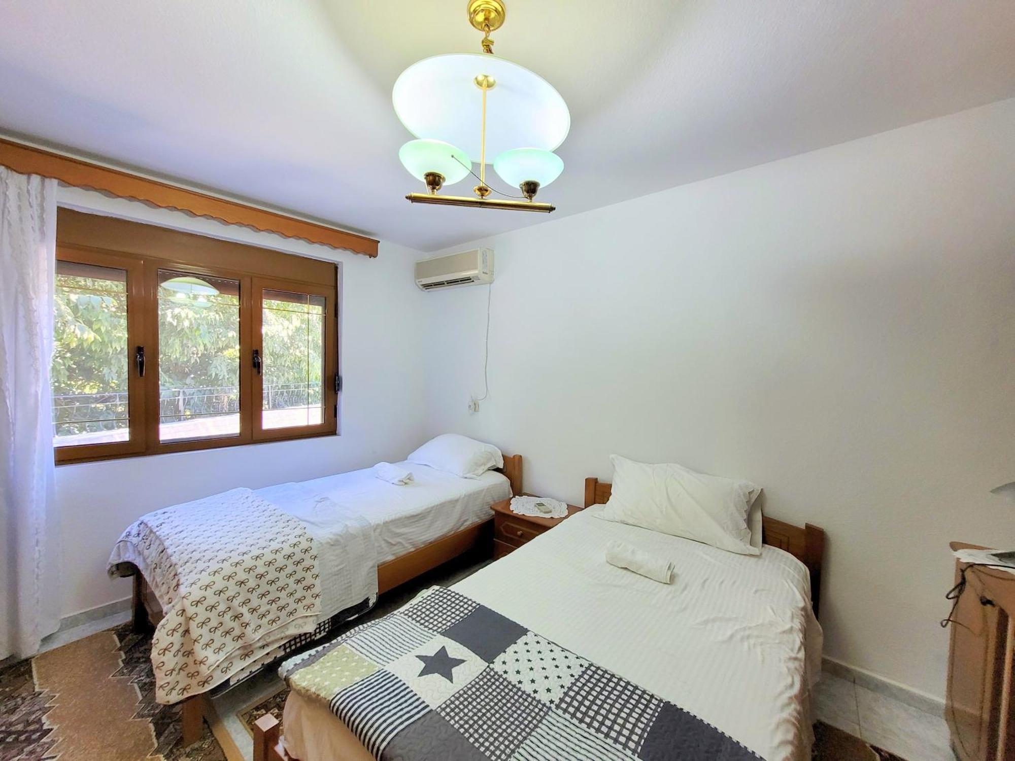 Marbi Guest House Gjirokaster Bagian luar foto