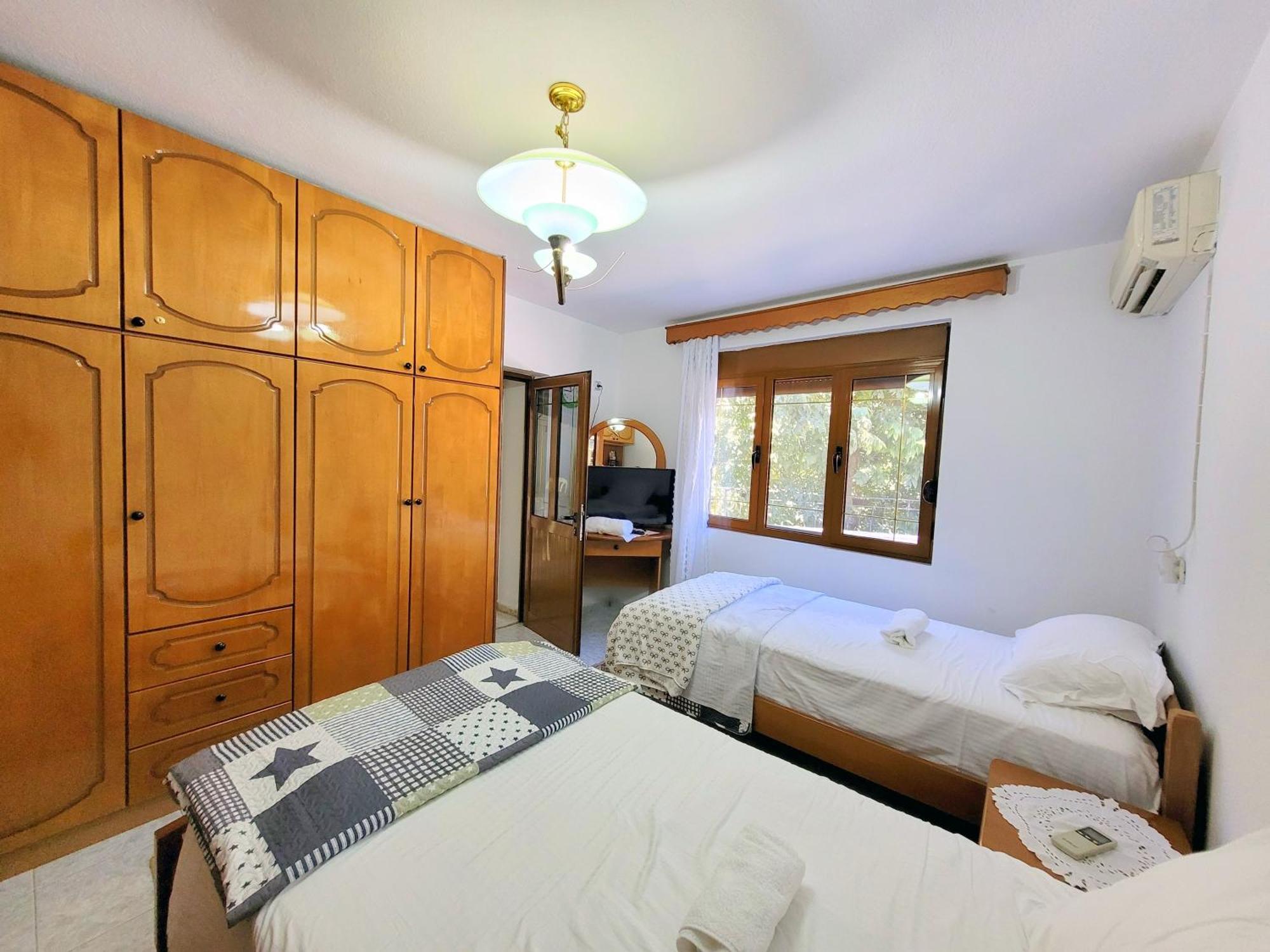 Marbi Guest House Gjirokaster Bagian luar foto