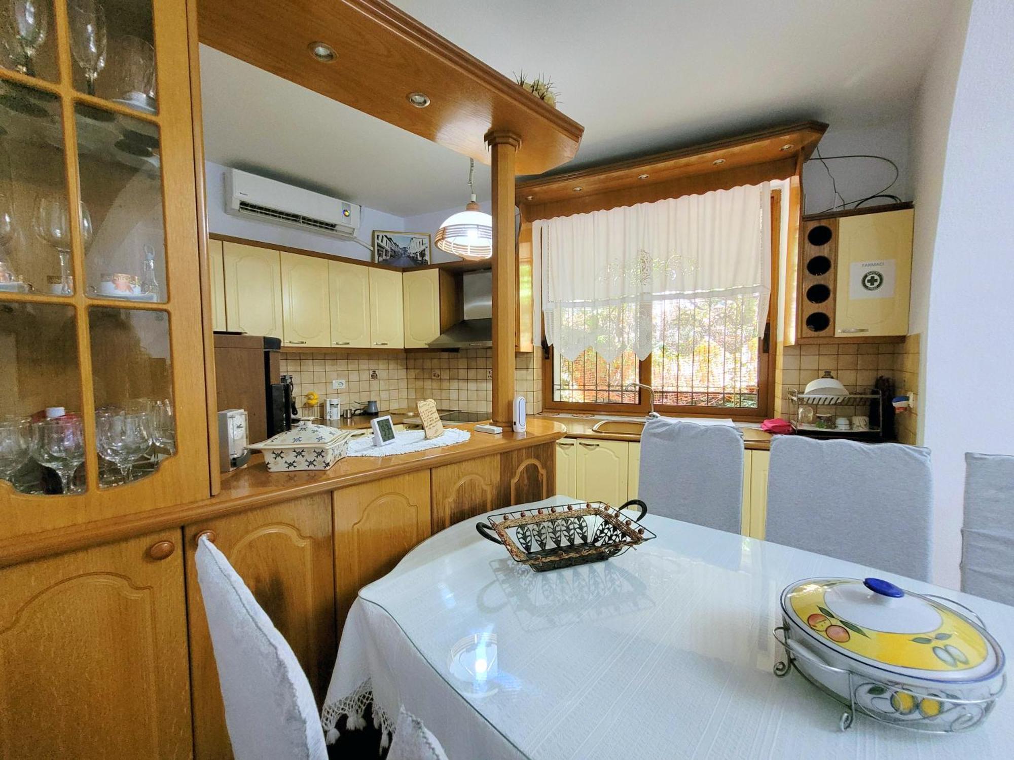 Marbi Guest House Gjirokaster Bagian luar foto