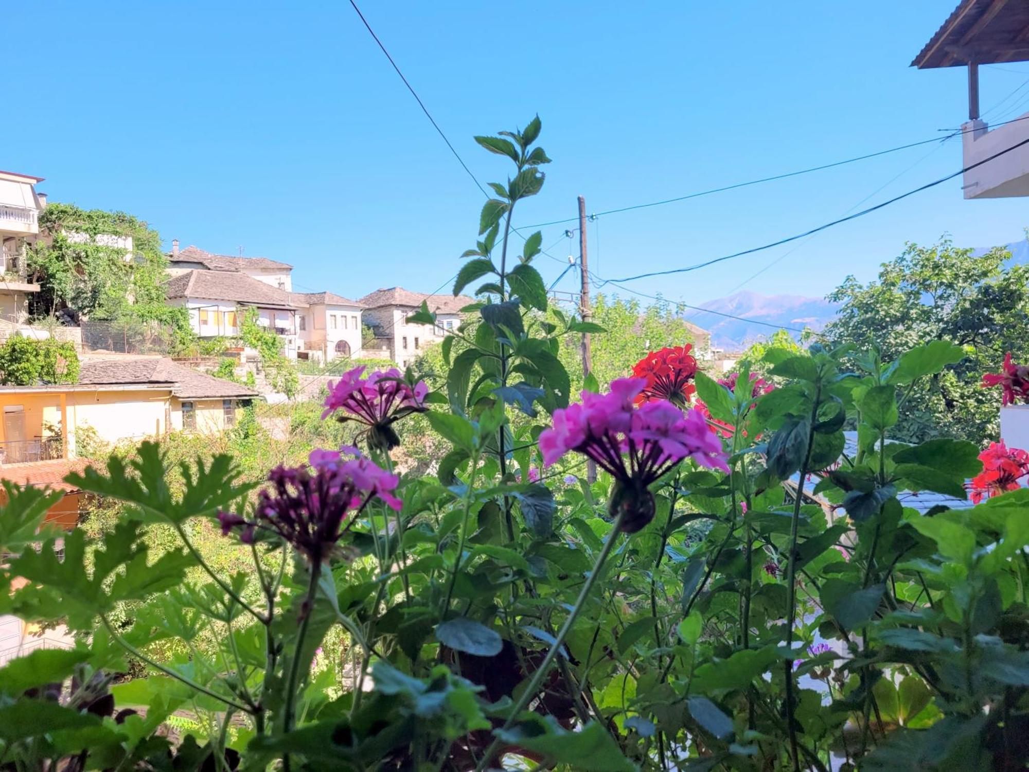 Marbi Guest House Gjirokaster Bagian luar foto