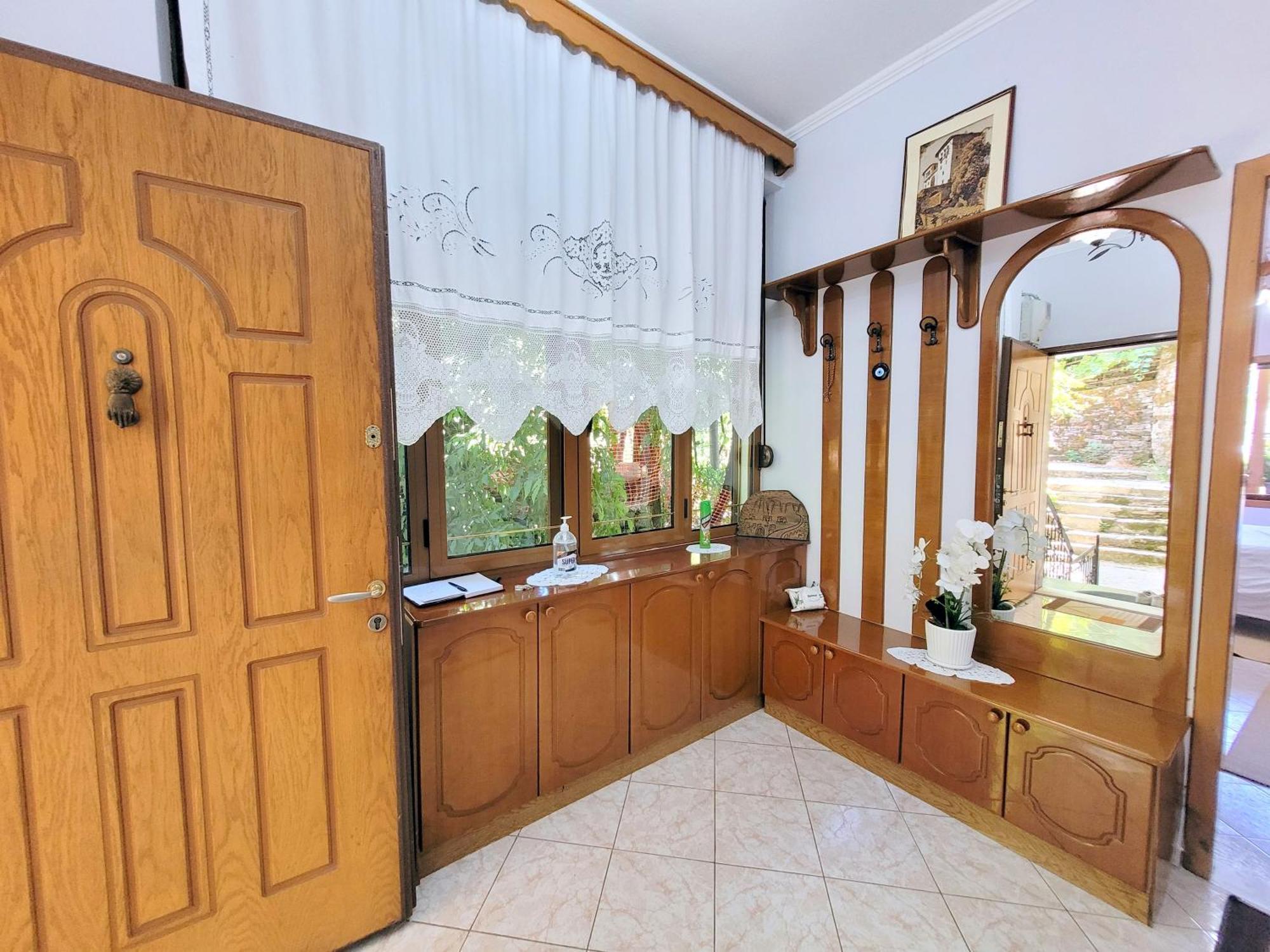 Marbi Guest House Gjirokaster Bagian luar foto